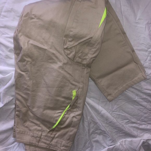 Tan cargo pants with neon details - Picture 2 of 5